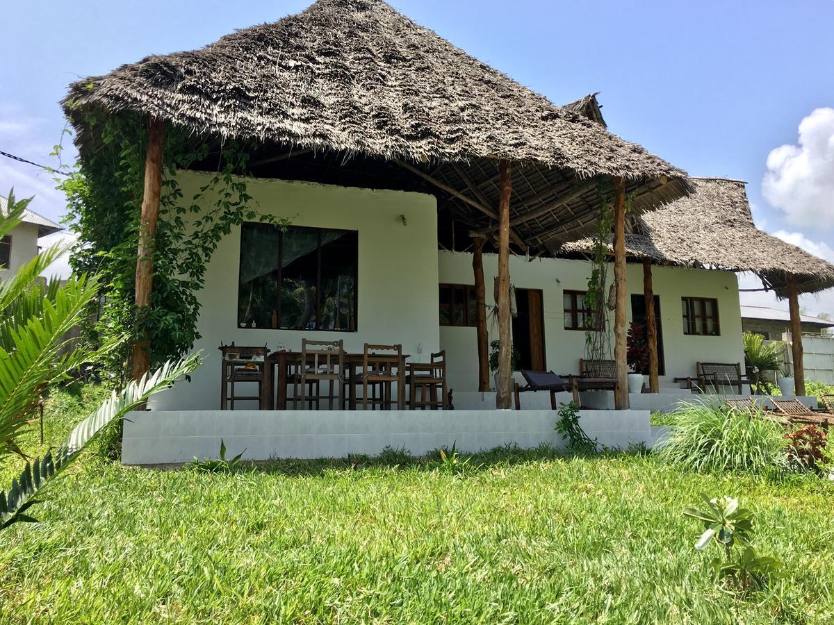 D&J Villa Кивенгва Экстерьер фото